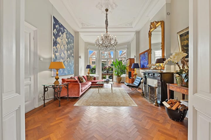 Photo 2 of Johan van Oldenbarneveltlaan 44