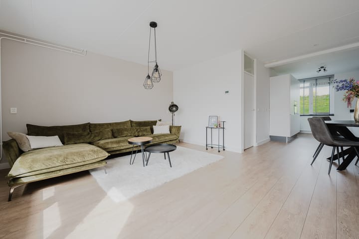 Foto 2 van Den Hoek 19