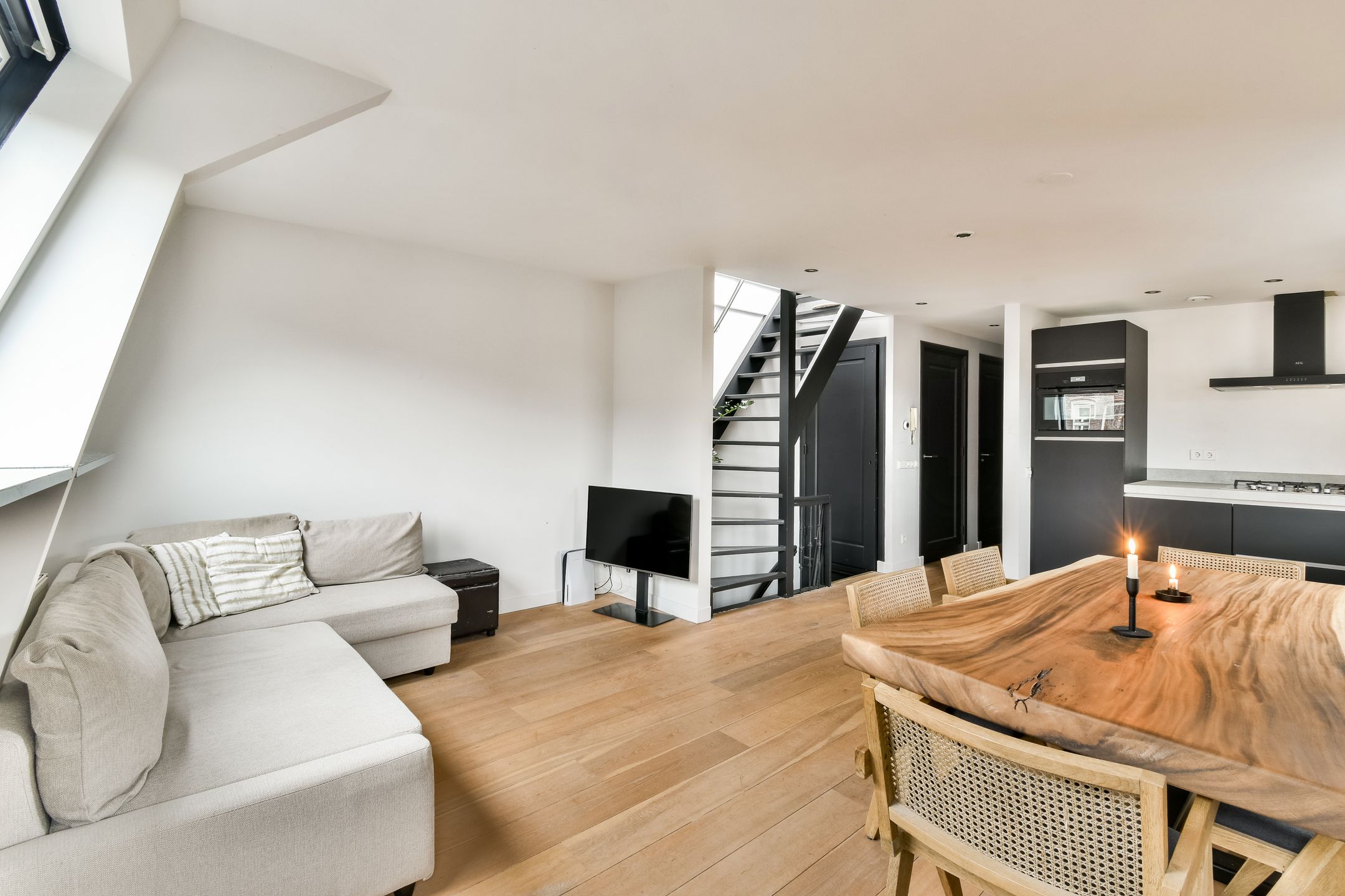 Foto 9 van Overtoom 409-3