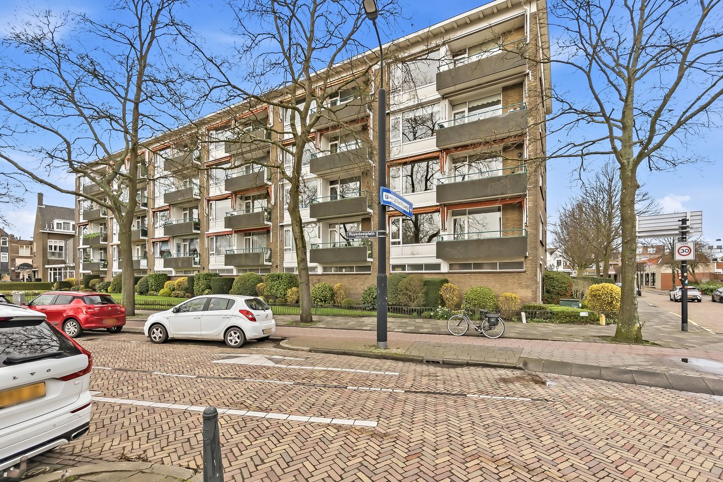 Ruysdaelplein 13