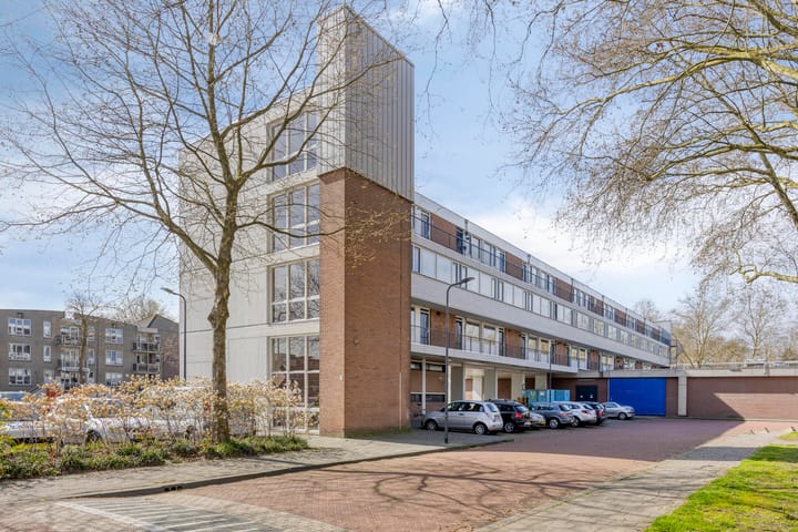 Photo 2 of Jan van Delftstraat 35