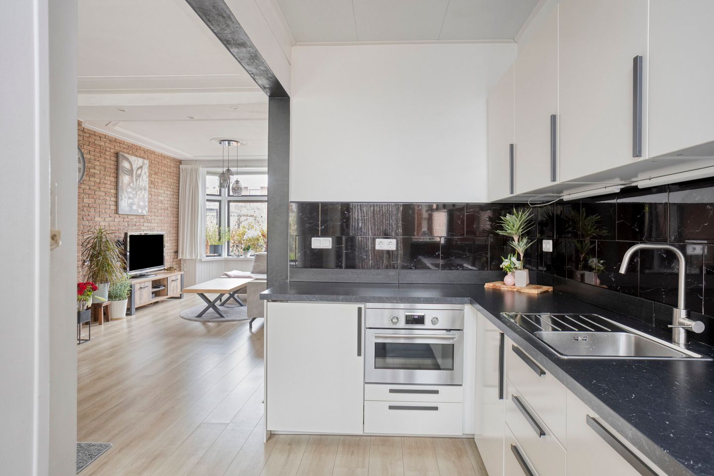 Foto 14 van Burgemeester van Esstraat 196