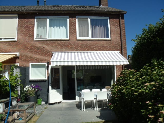 Photo 2 of Bilderdijklaan 60