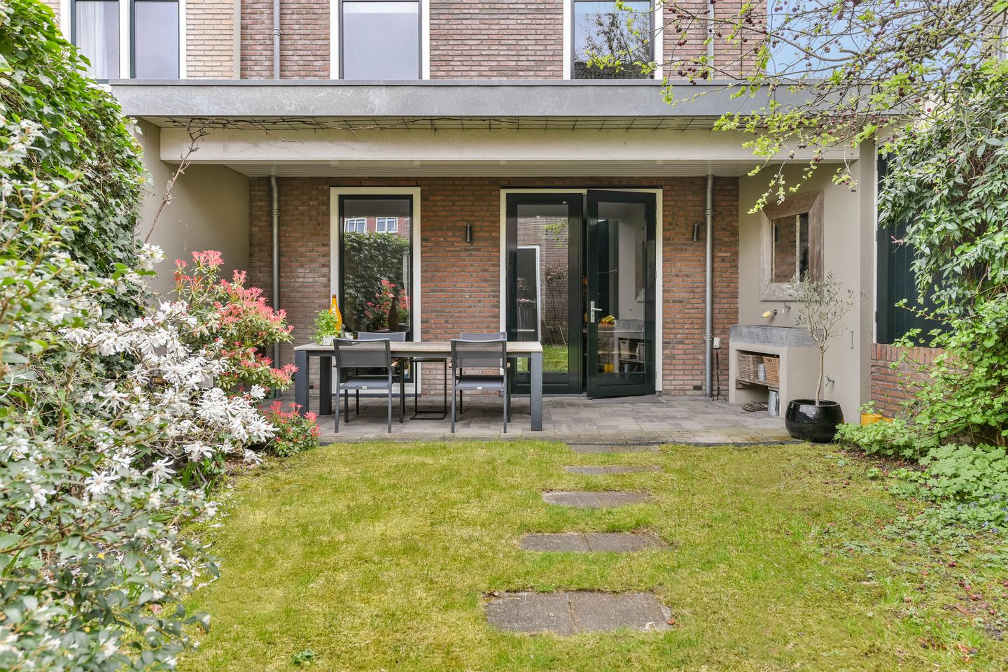 Photo 40 of Piaamstraat 9