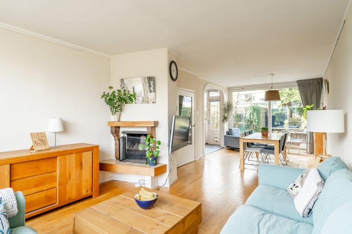 Photo 2 of Zwaluwlaan 198