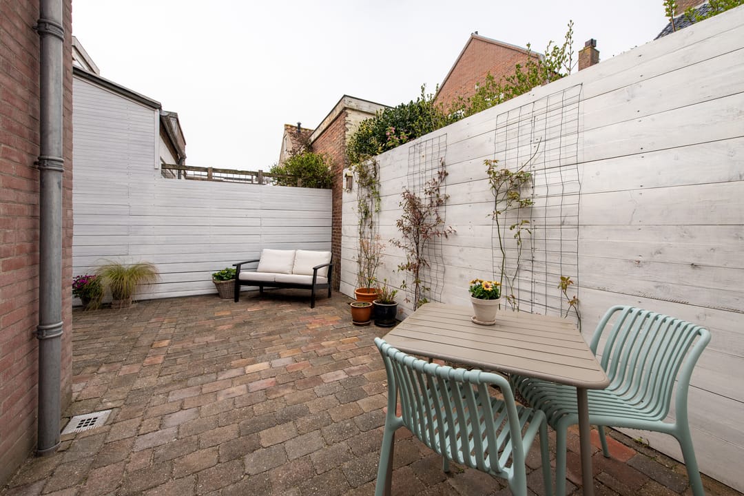 Photo 16 of Brederodestraat 72