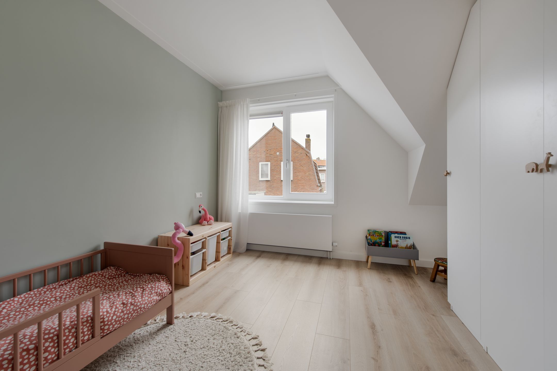 Photo 24 of Brederodestraat 72