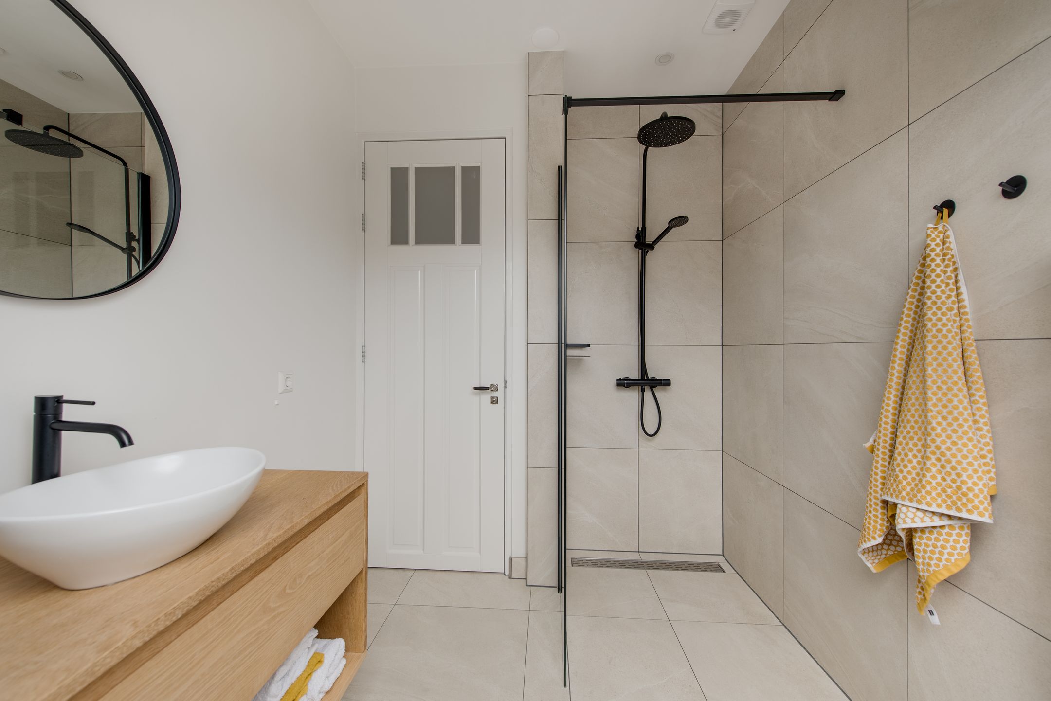 Photo 27 of Brederodestraat 72