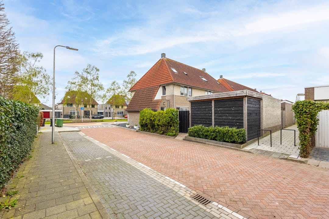 Photo 2 of Molenlaan 42