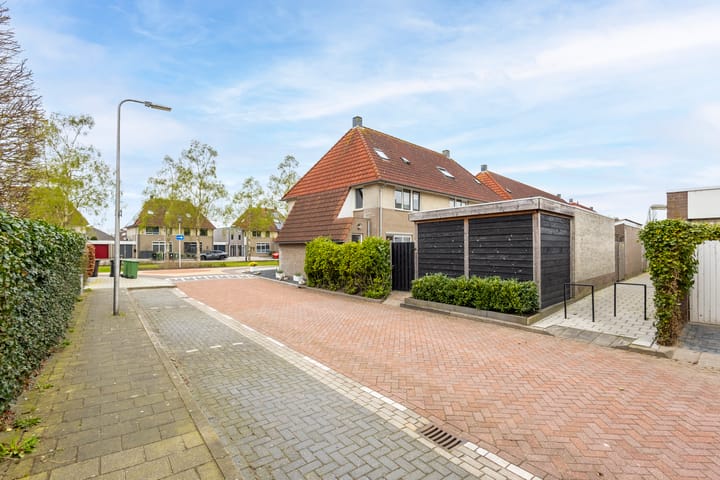 Photo 2 of Molenlaan 42