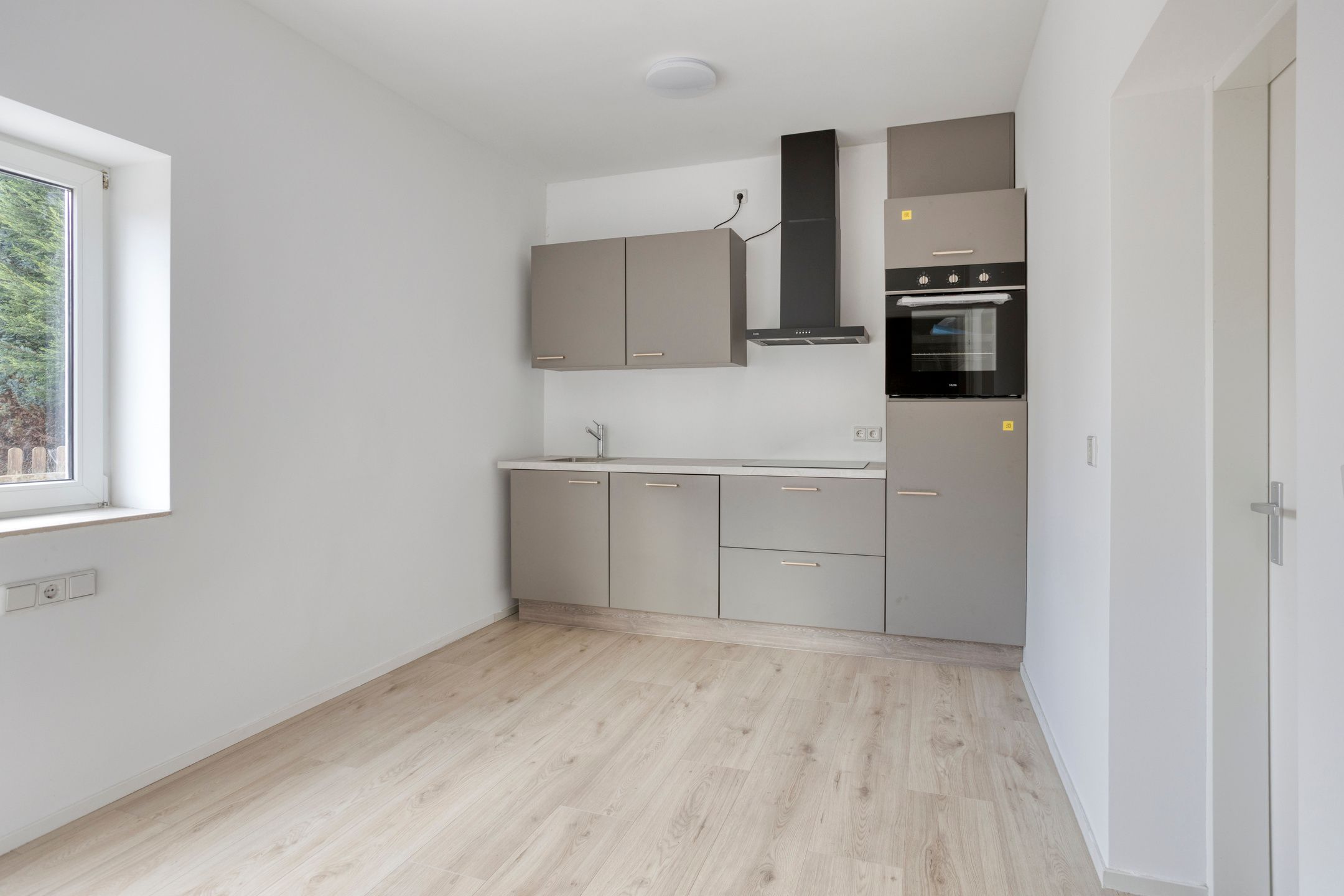 Photo 6 of Maastrichterweg 2-A