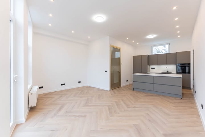 Photo 5 of Willem van Hillegaersbergstraat 64-B