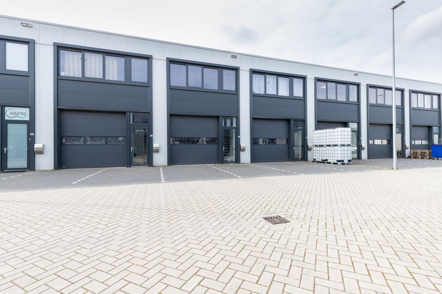 Bekijk foto 2 van Titaniumweg 508