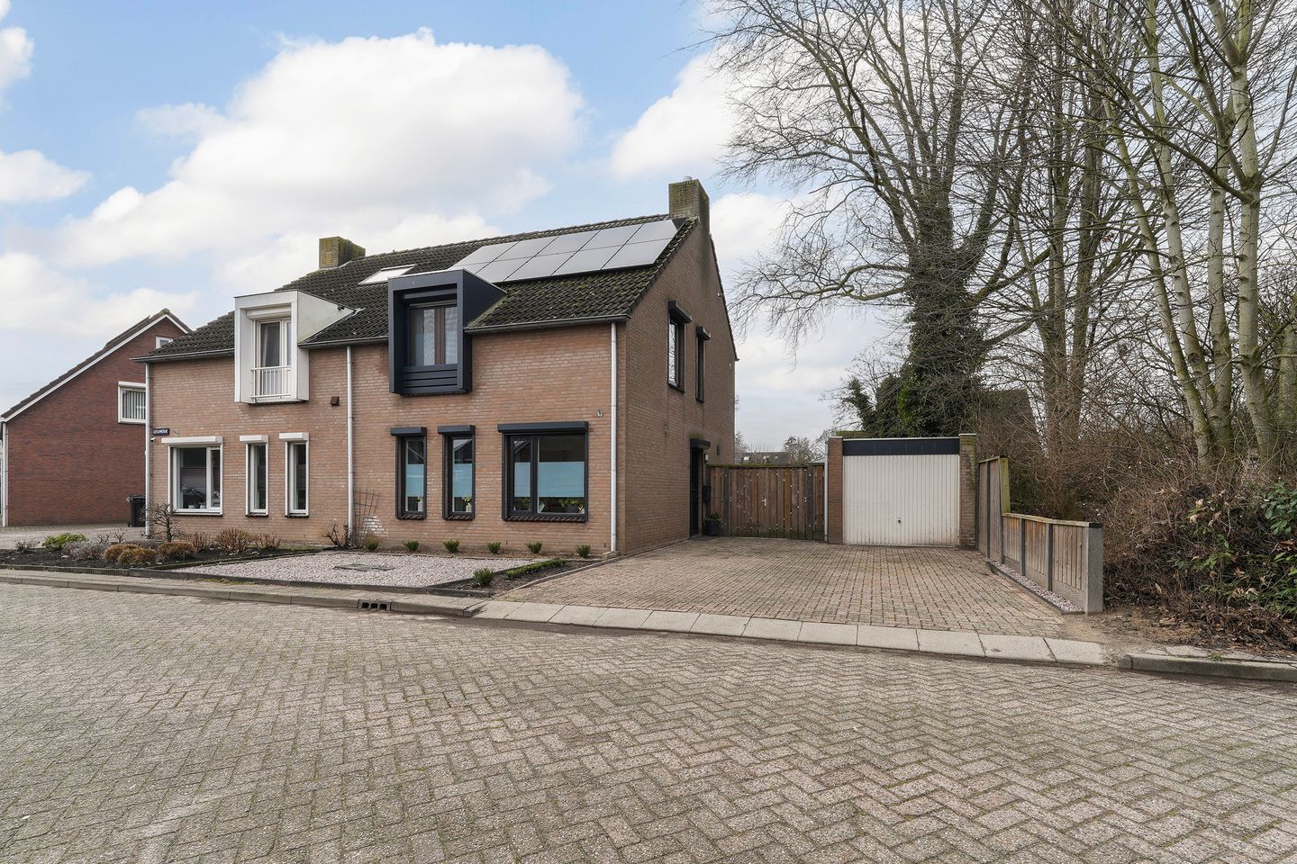 Photo 34 of Leeuwerik 55