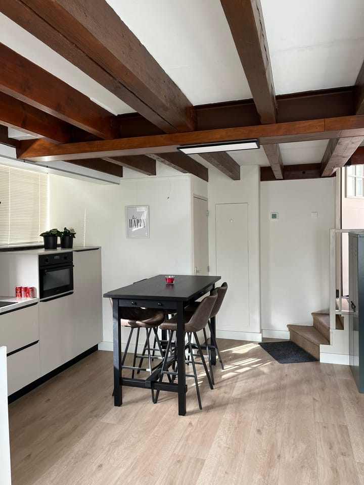 Photo 2 of Singel 443-H