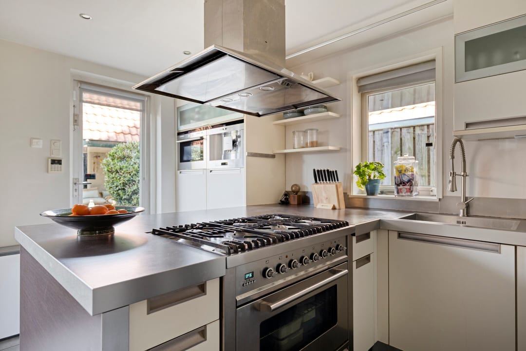 Photo 11 of Radiostraat 65