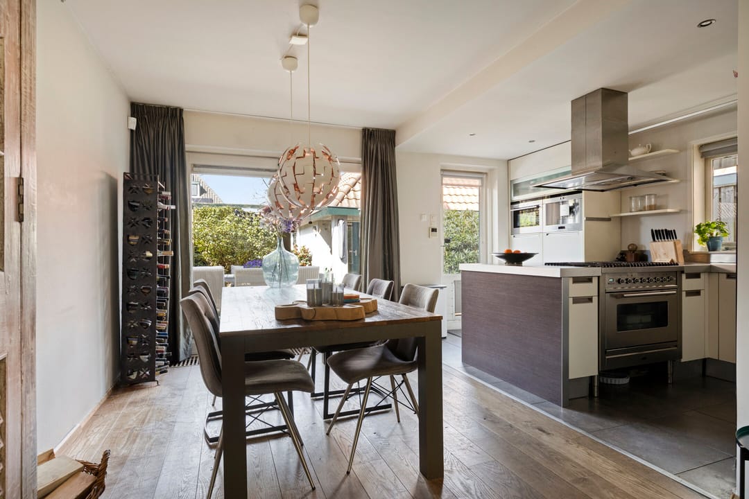 Photo 8 of Radiostraat 65