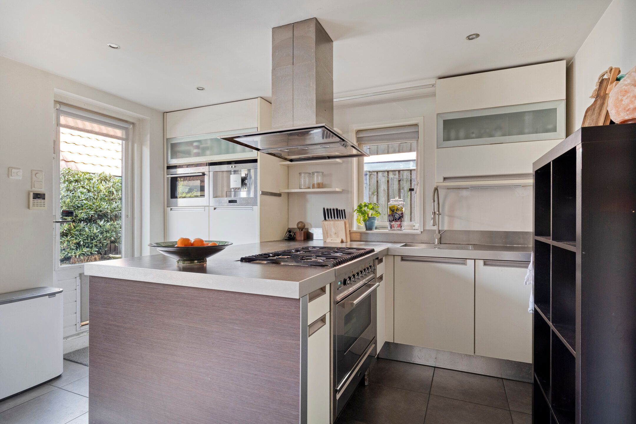 Photo 9 of Radiostraat 65