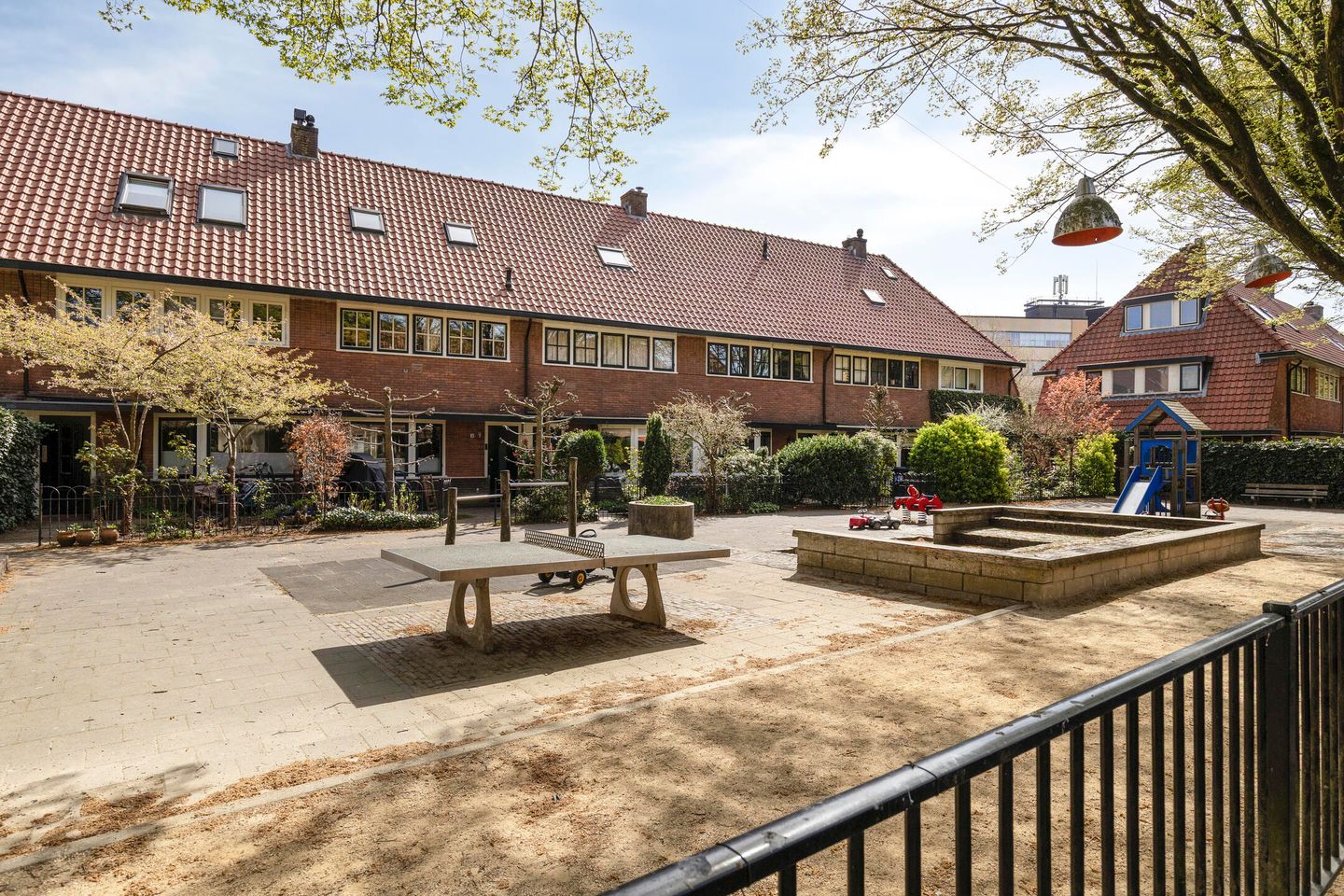 Photo 44 of Radiostraat 65