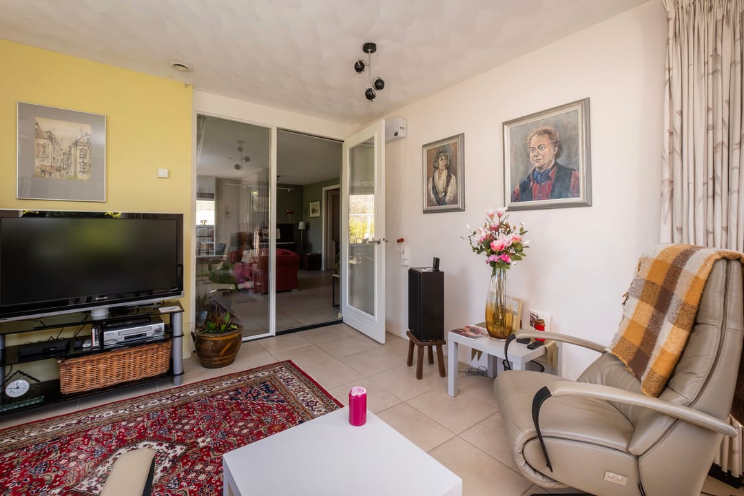 Photo 8 of Forint 38