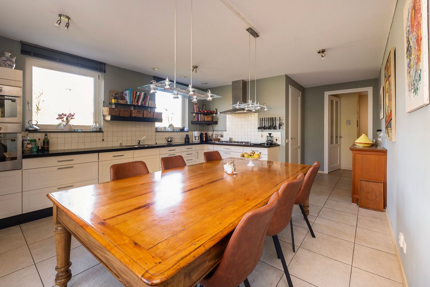 Photo 10 of Forint 38