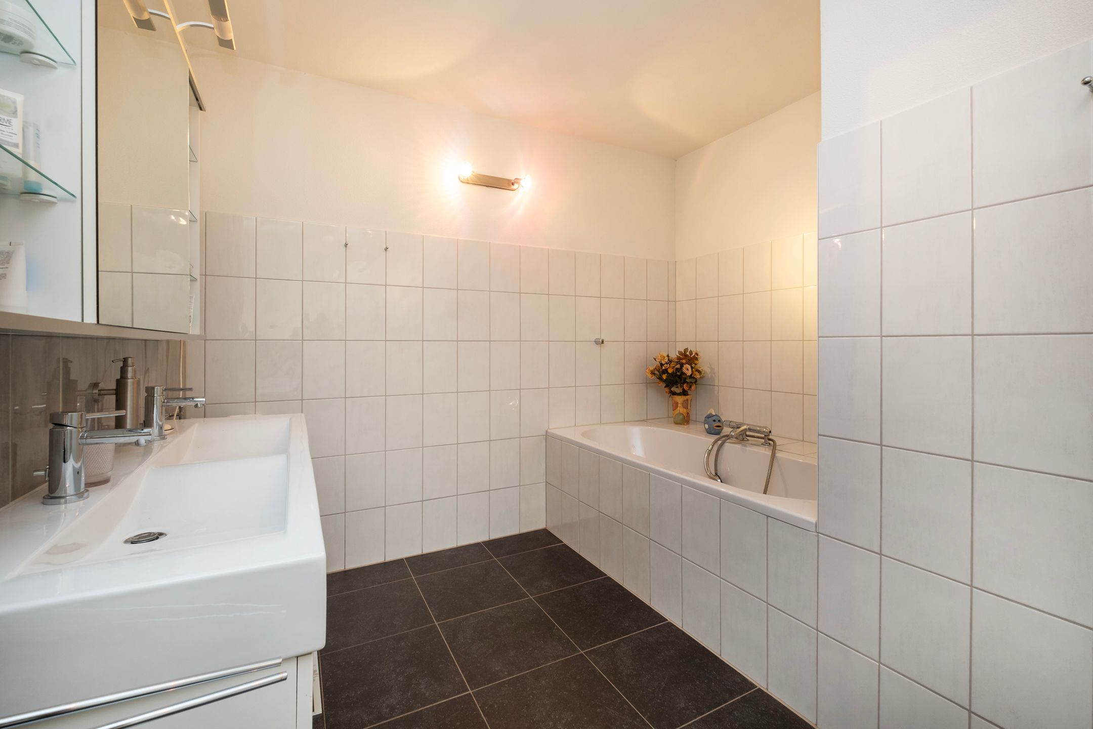 Photo 15 of Forint 38