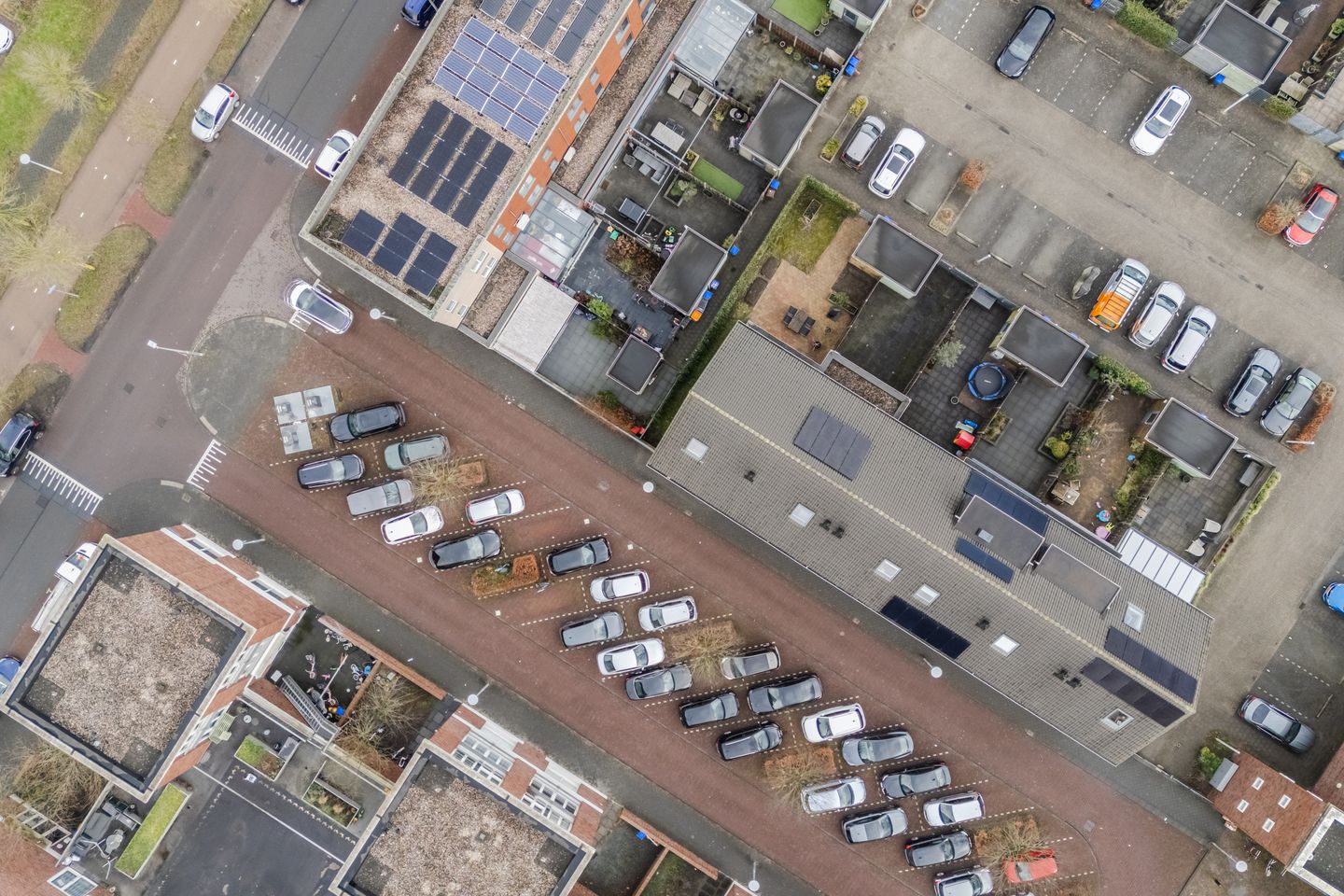 Photo 49 of Billie Holidaystraat 12