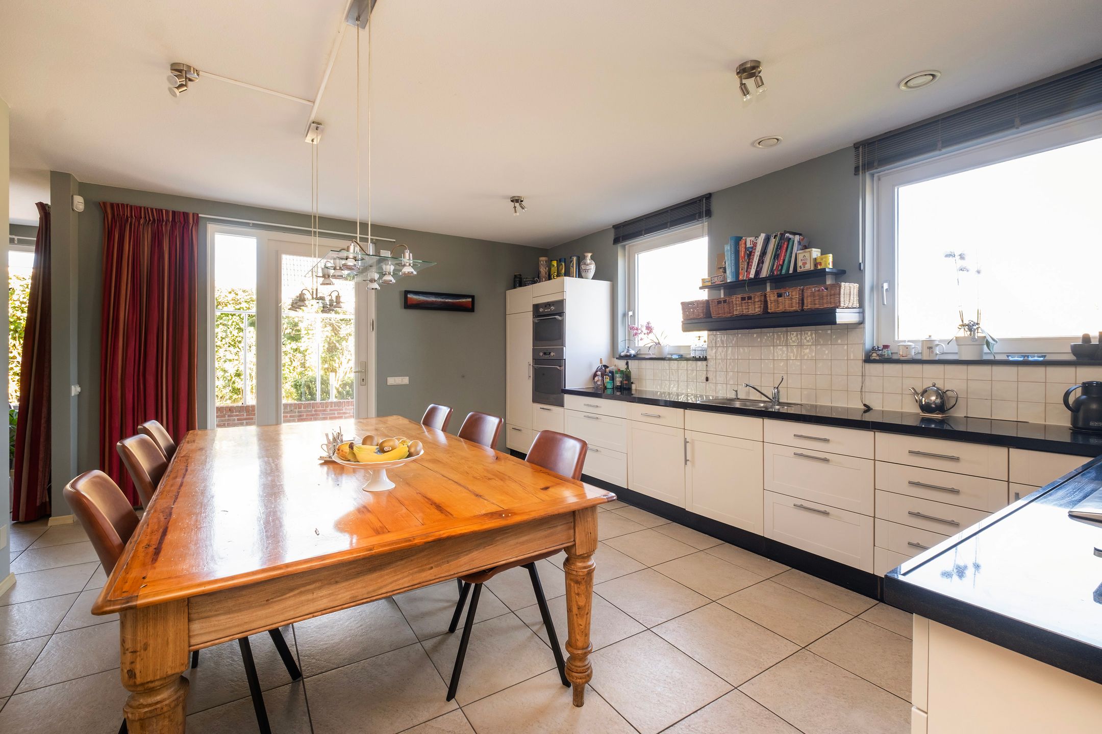 Photo 9 of Forint 38