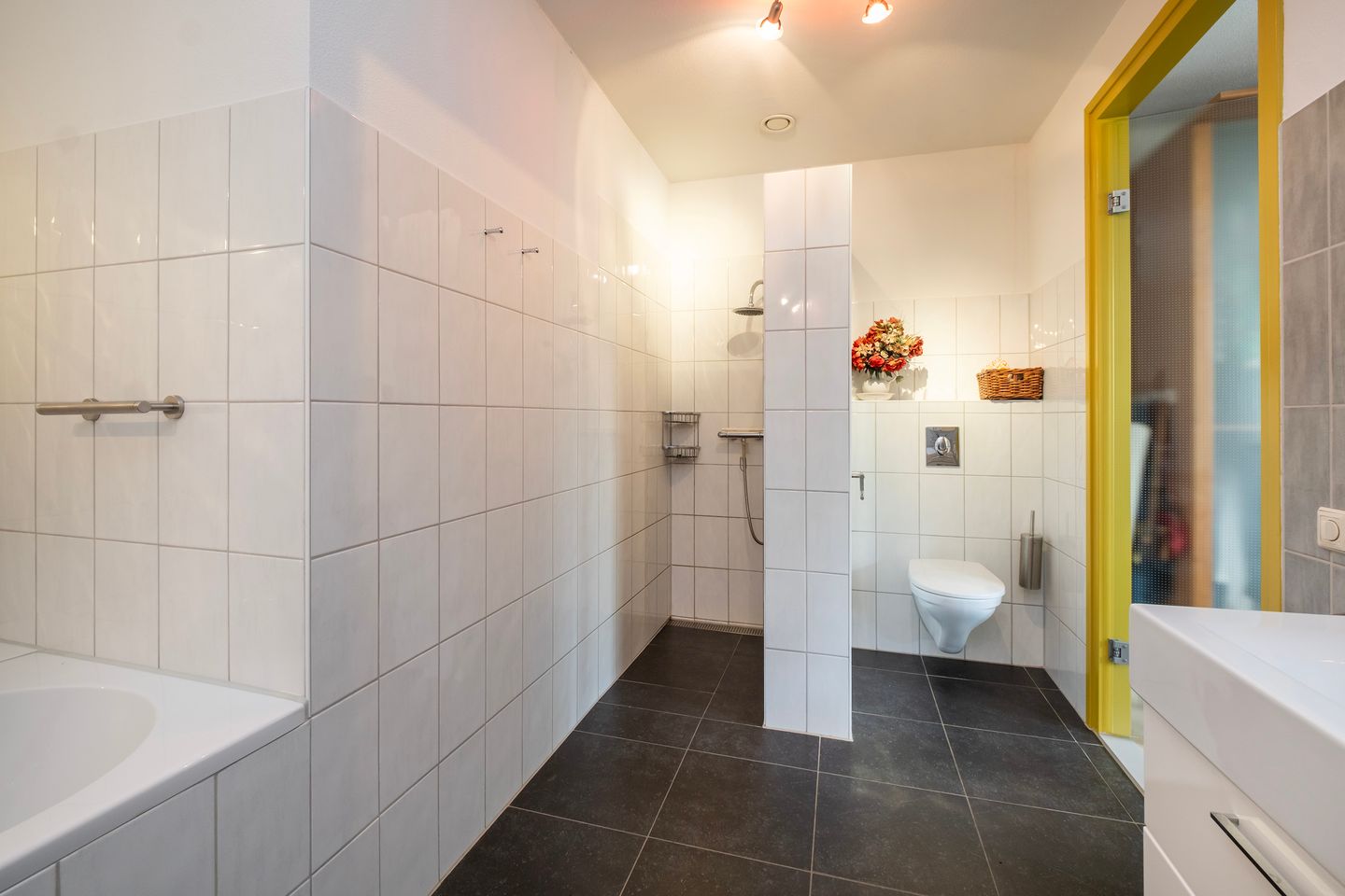 Photo 14 of Forint 38