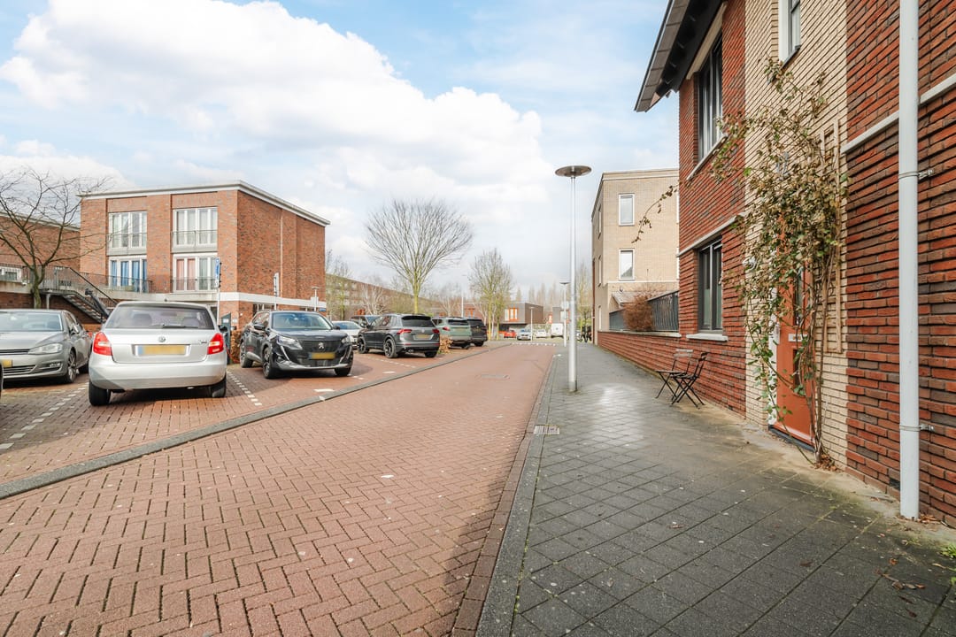 Photo 38 of Billie Holidaystraat 12