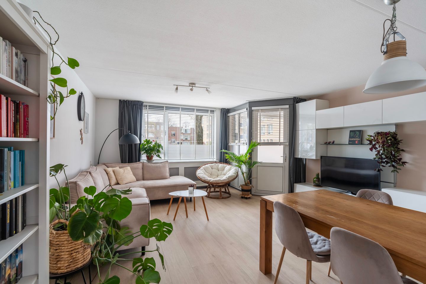 Spacious Ground Floor Apartment with Large Garden in Rotterdam Oude Noorden — 20