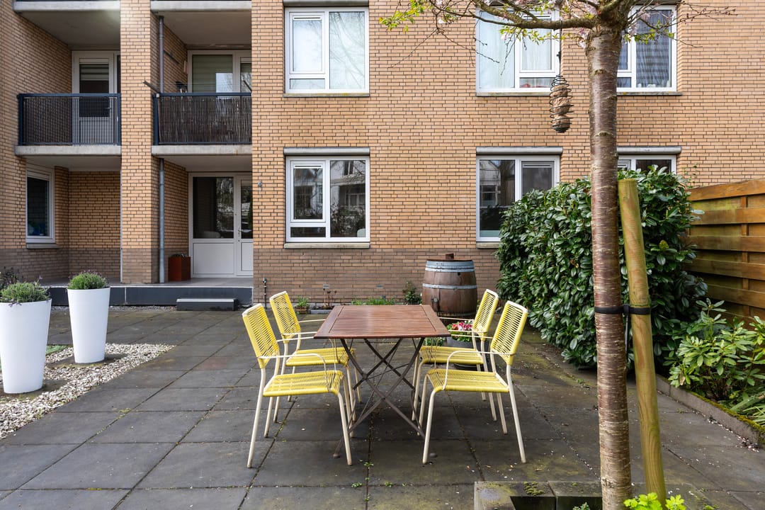 Spacious Ground Floor Apartment with Large Garden in Rotterdam Oude Noorden — 17