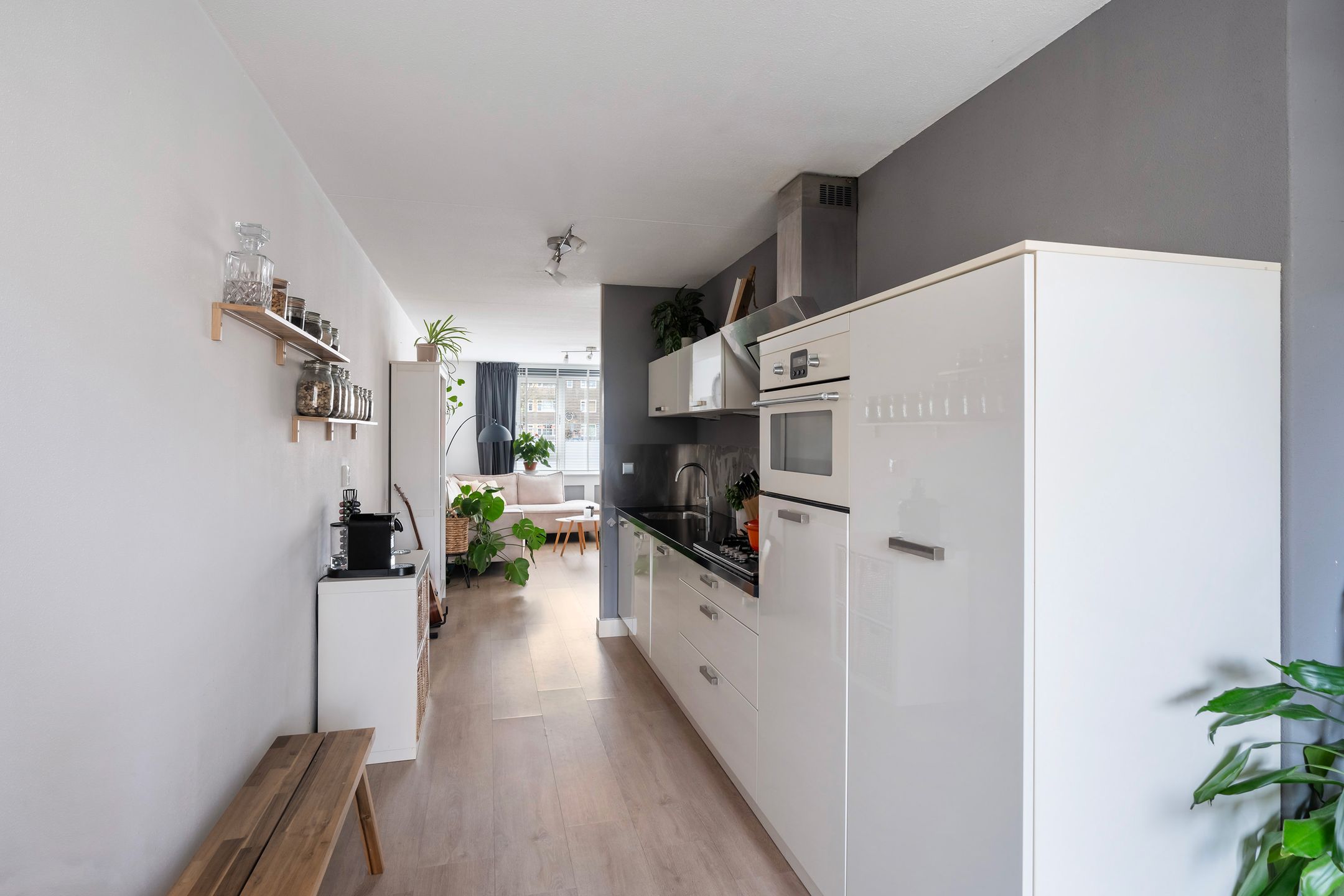 Spacious Ground Floor Apartment with Large Garden in Rotterdam Oude Noorden — 18