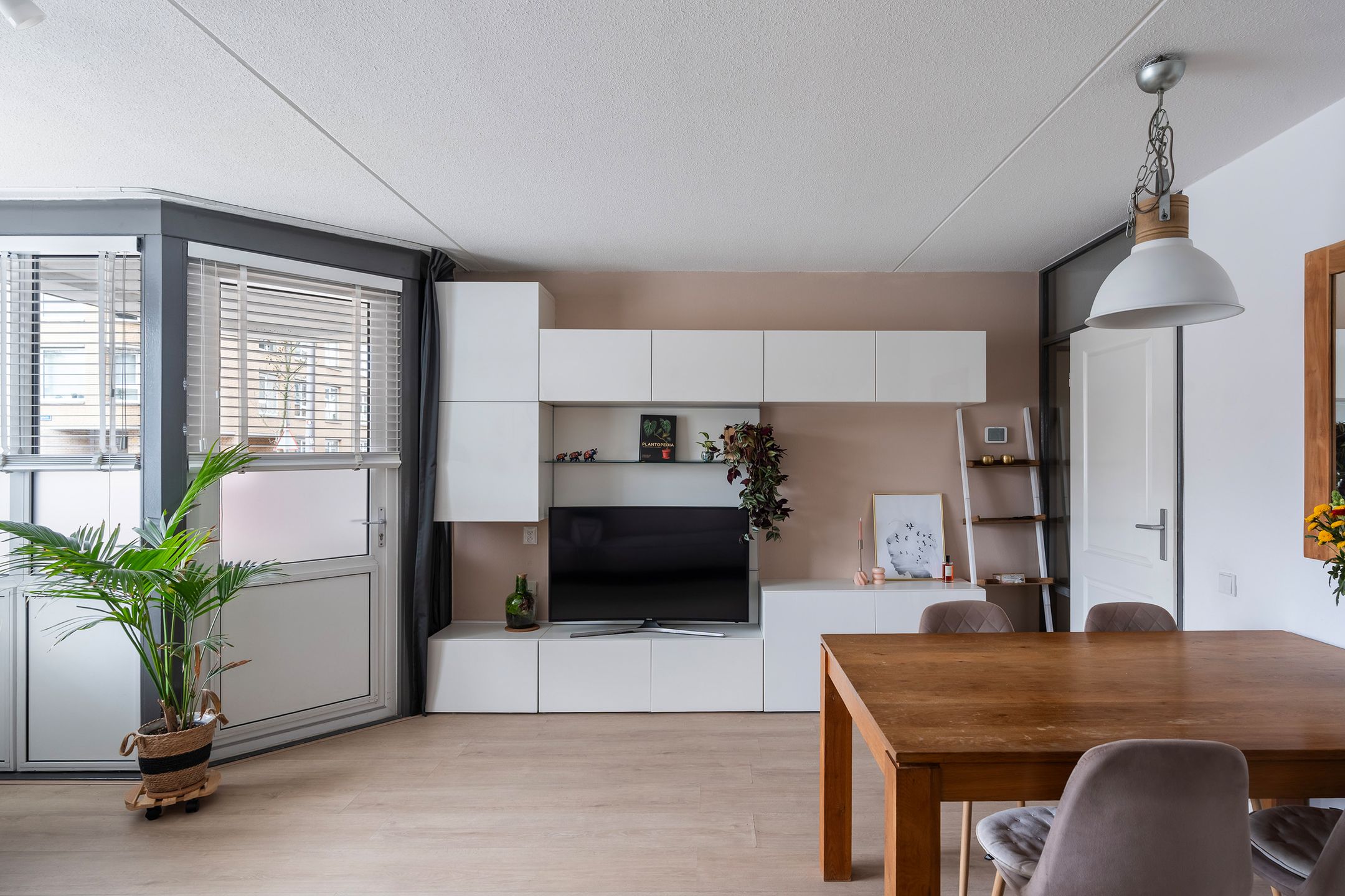 Spacious Ground Floor Apartment with Large Garden in Rotterdam Oude Noorden — 21