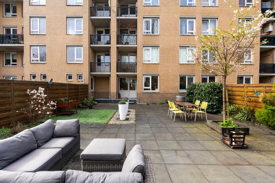 Spacious Ground Floor Apartment with Large Garden in Rotterdam Oude Noorden — 16