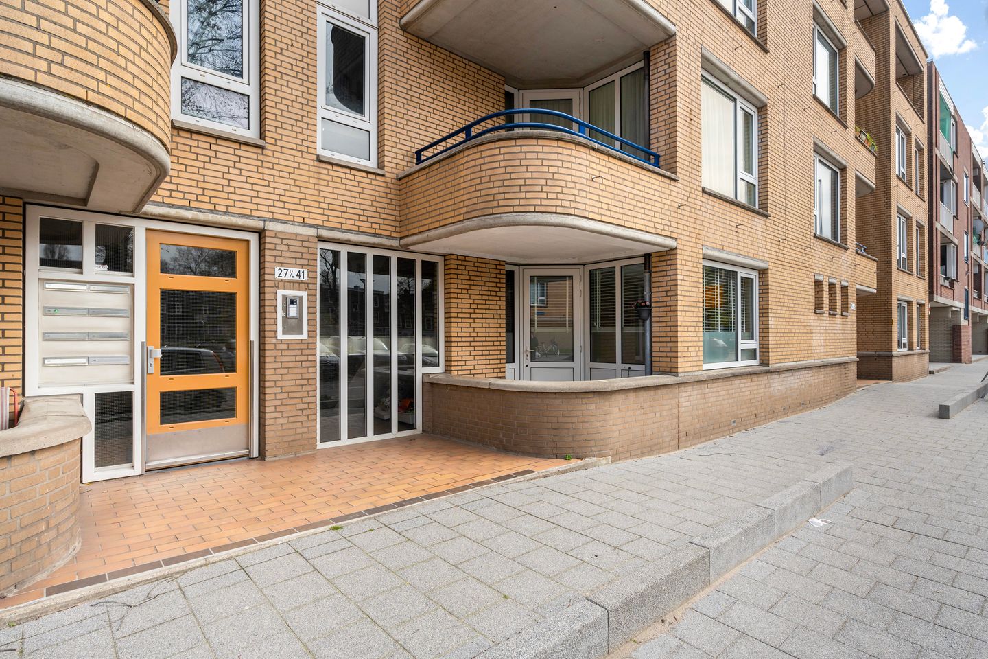 Spacious Ground Floor Apartment with Large Garden in Rotterdam Oude Noorden — 29
