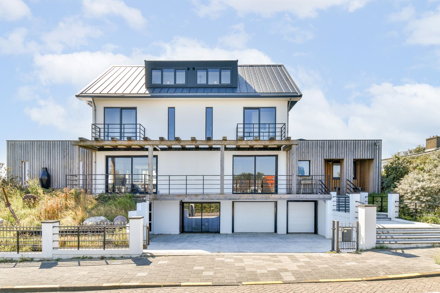 Photo 74 of Ir G Friedhoffplein 16