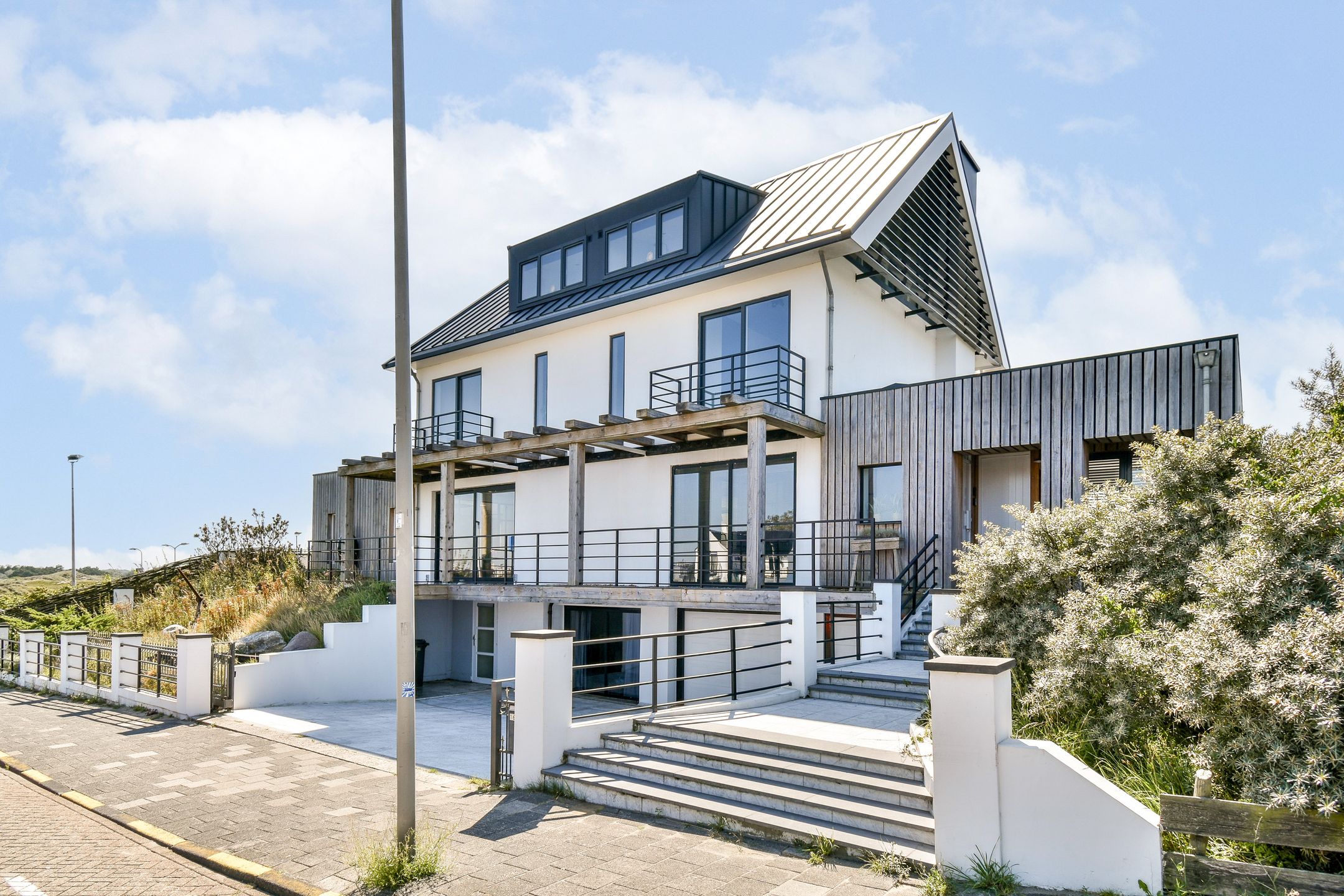 Photo 75 of Ir G Friedhoffplein 16