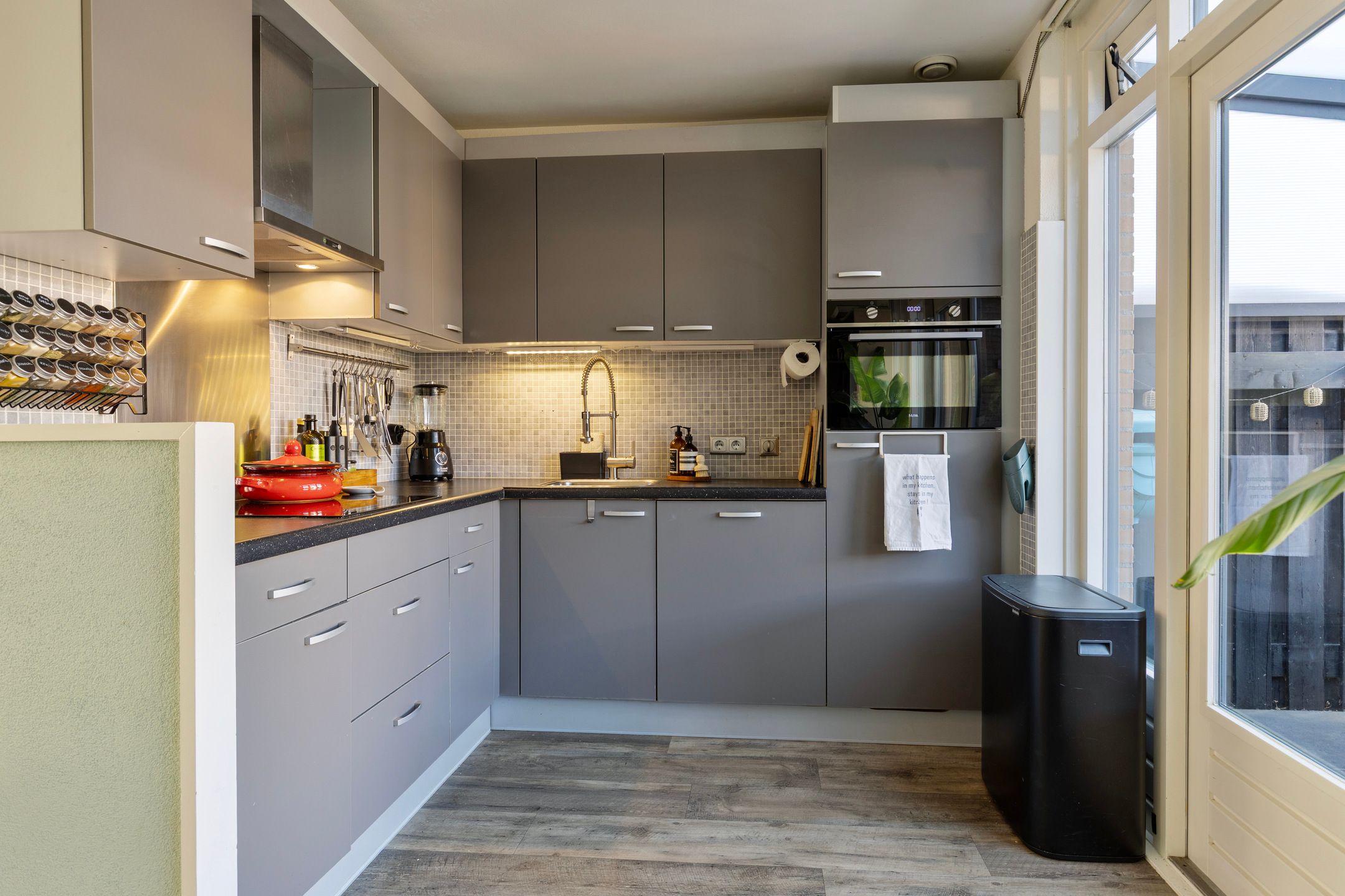 Foto 12 van Gelaarsde Kat 34