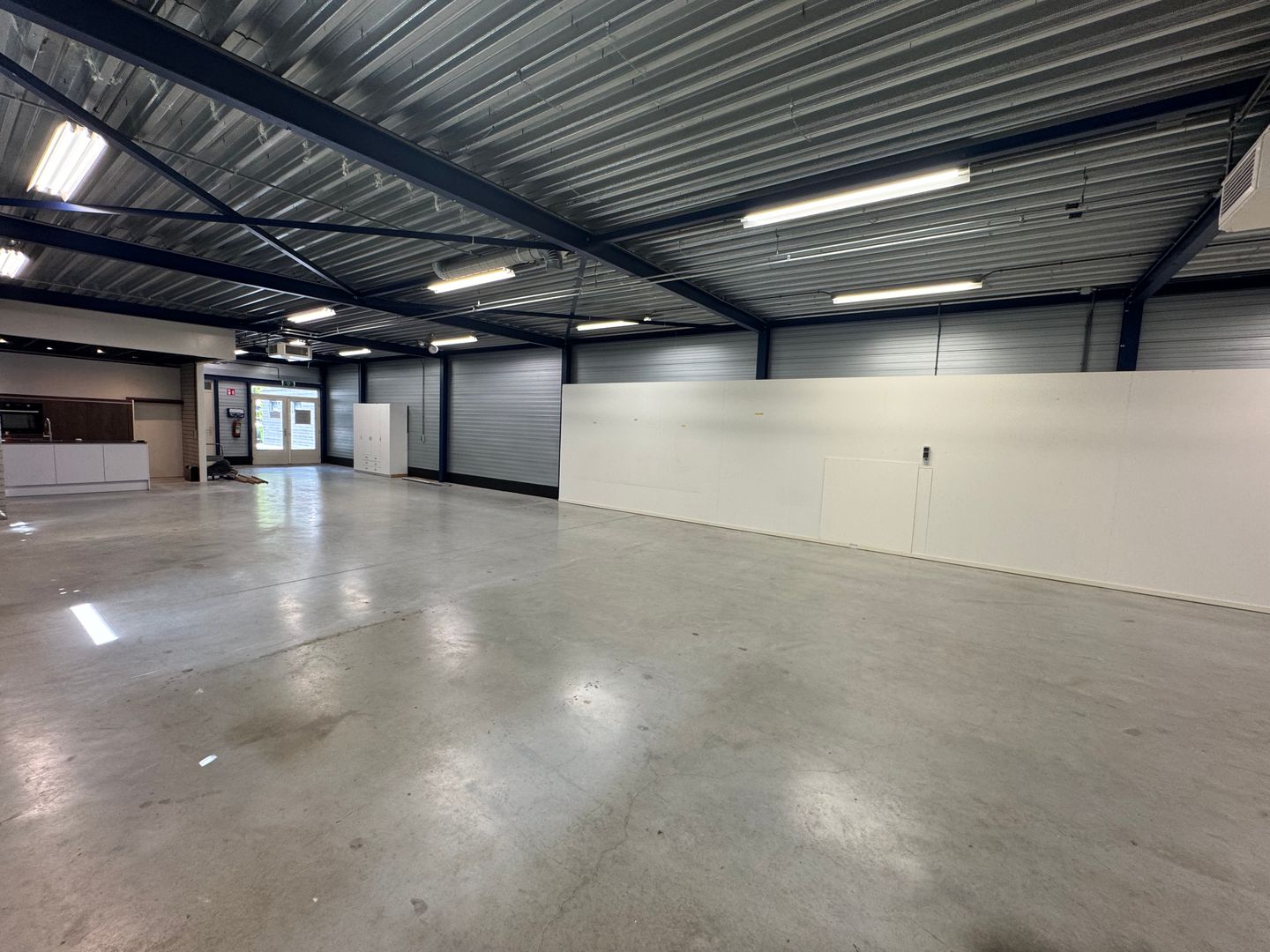 View photo 3 of Randweg 13-a