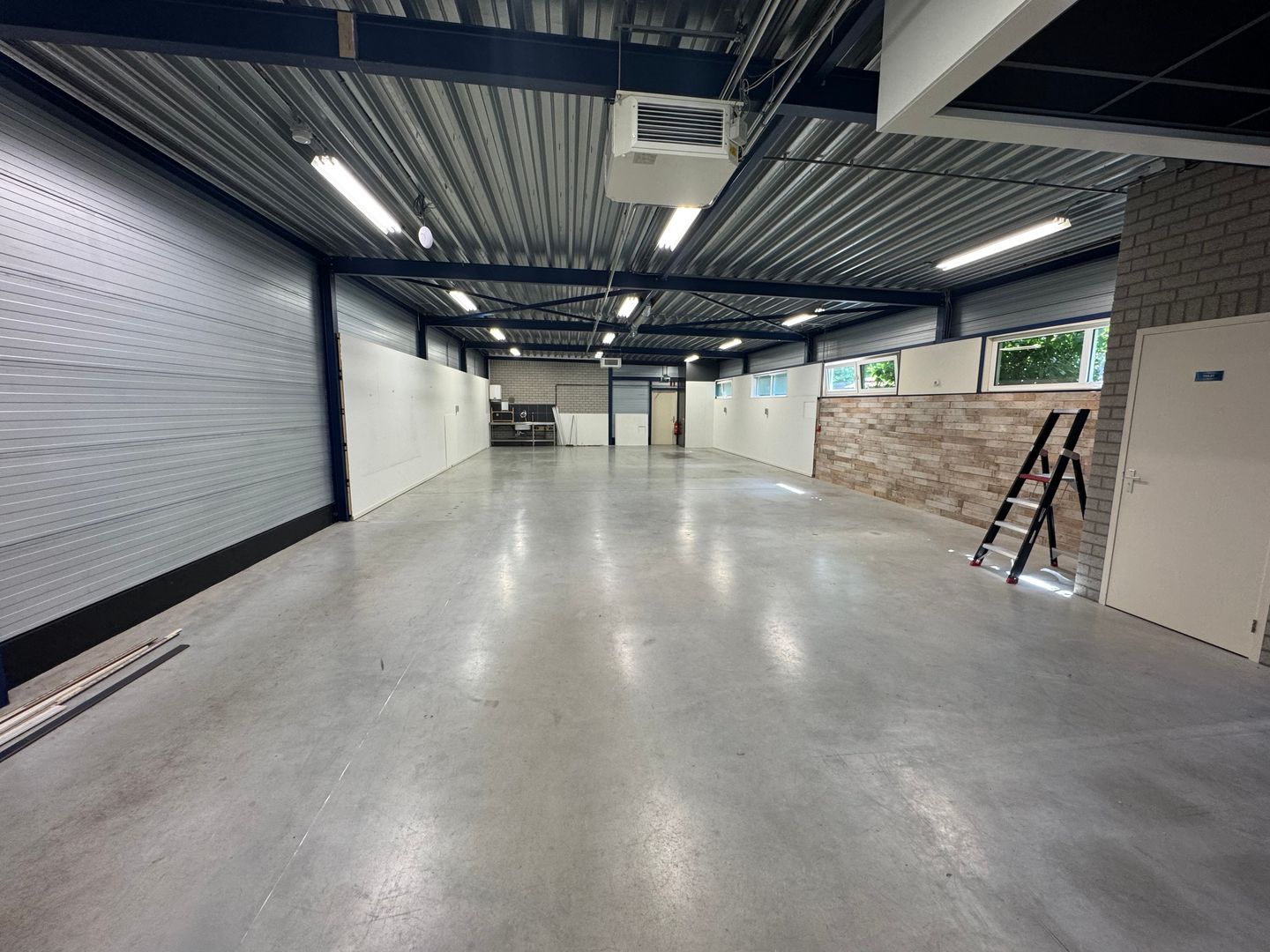 View photo 4 of Randweg 13-a