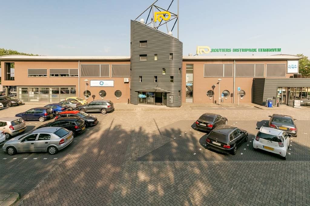 Bekijk foto 2 van Willem Barentszstraat 1