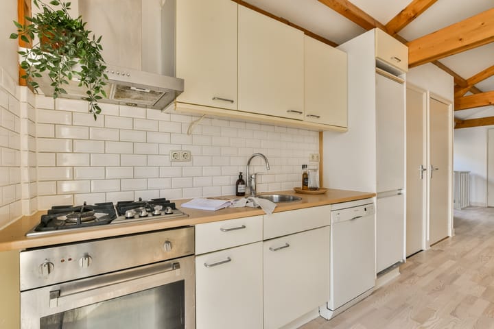 Photo 4 of Pieter Jacobszstraat 28