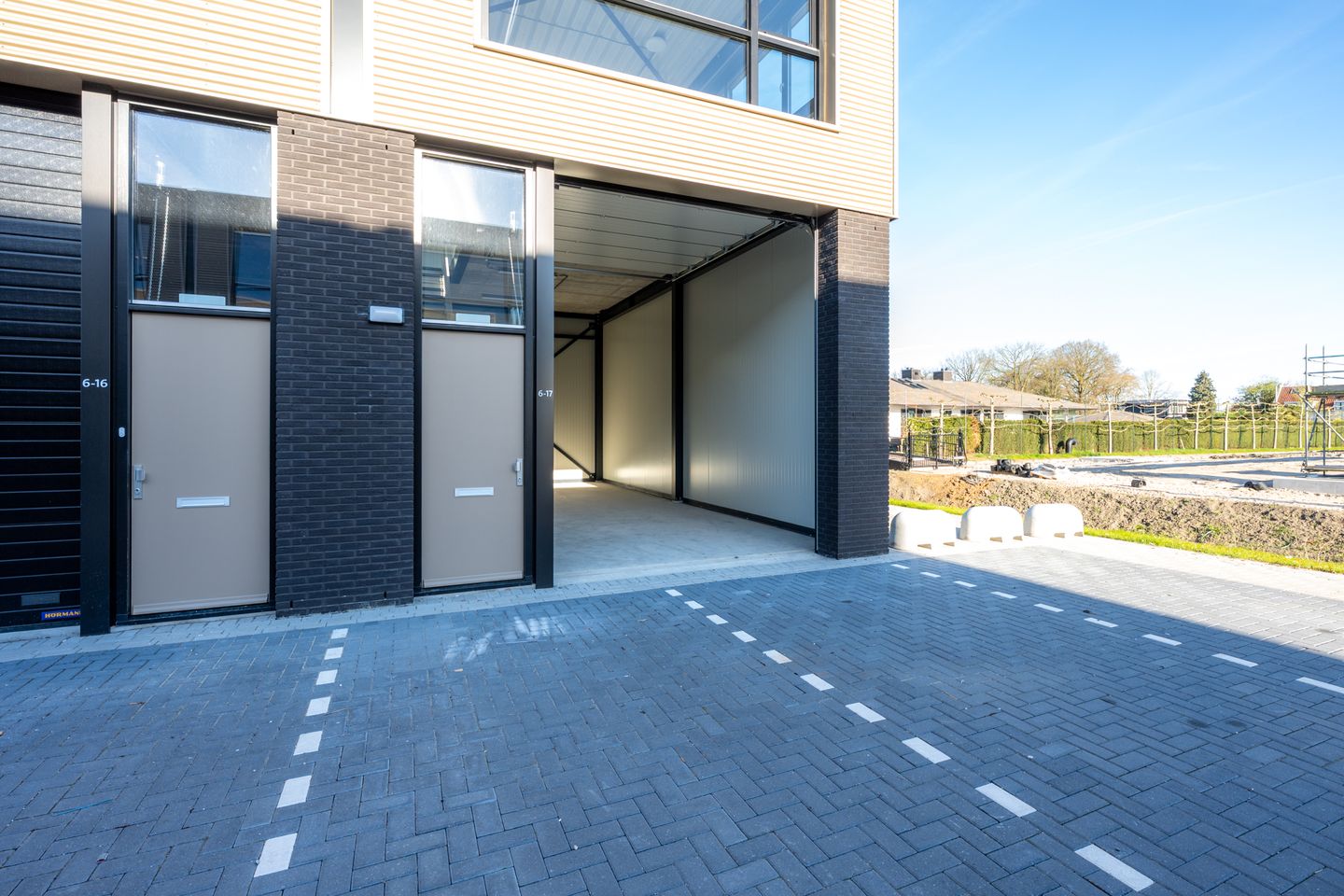 View photo 2 of Archimedesbaan 6-17