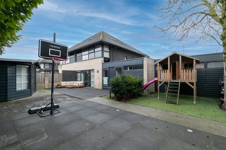 Photo 4 of Makkumplein 1