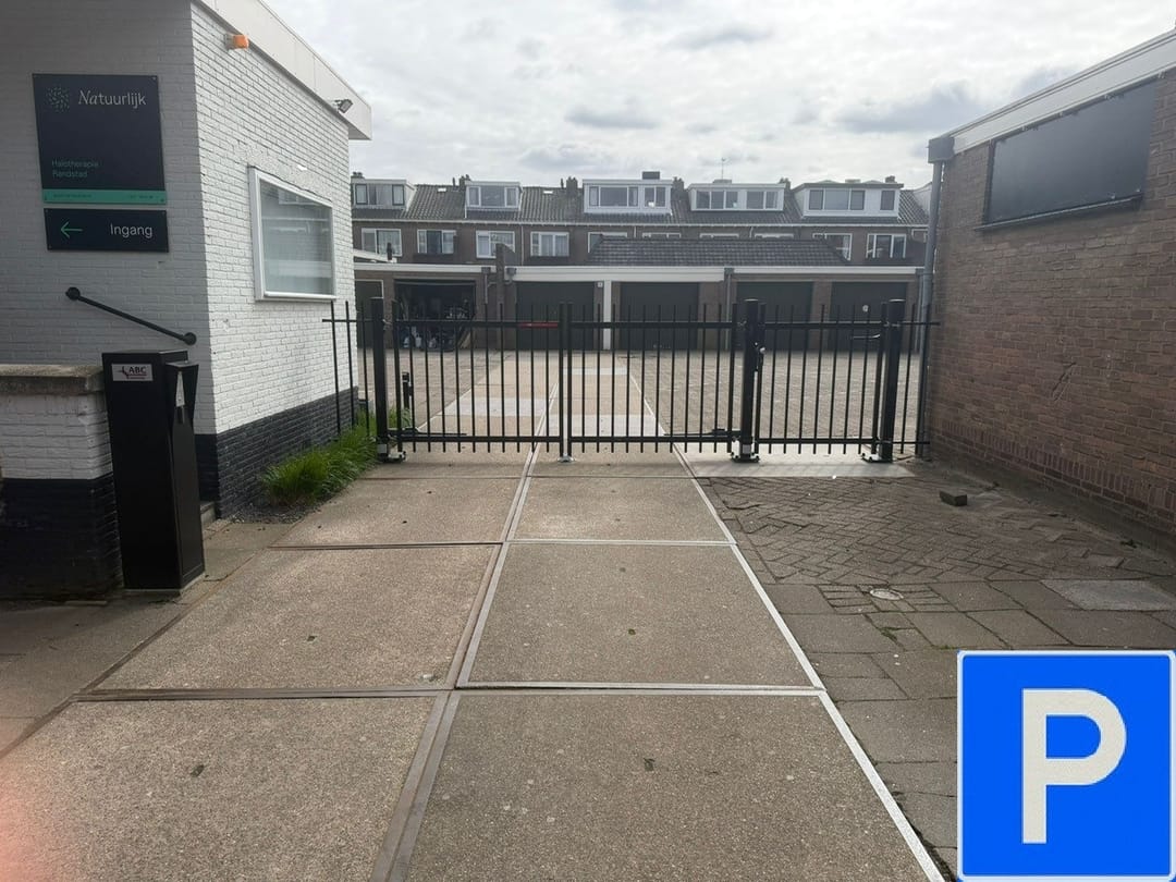 Foto 1 van Van Nesstraat 25