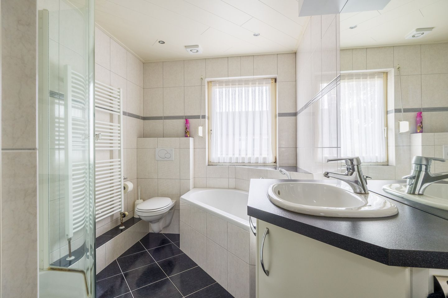 Photo 25 of Heinsbergstraat 9