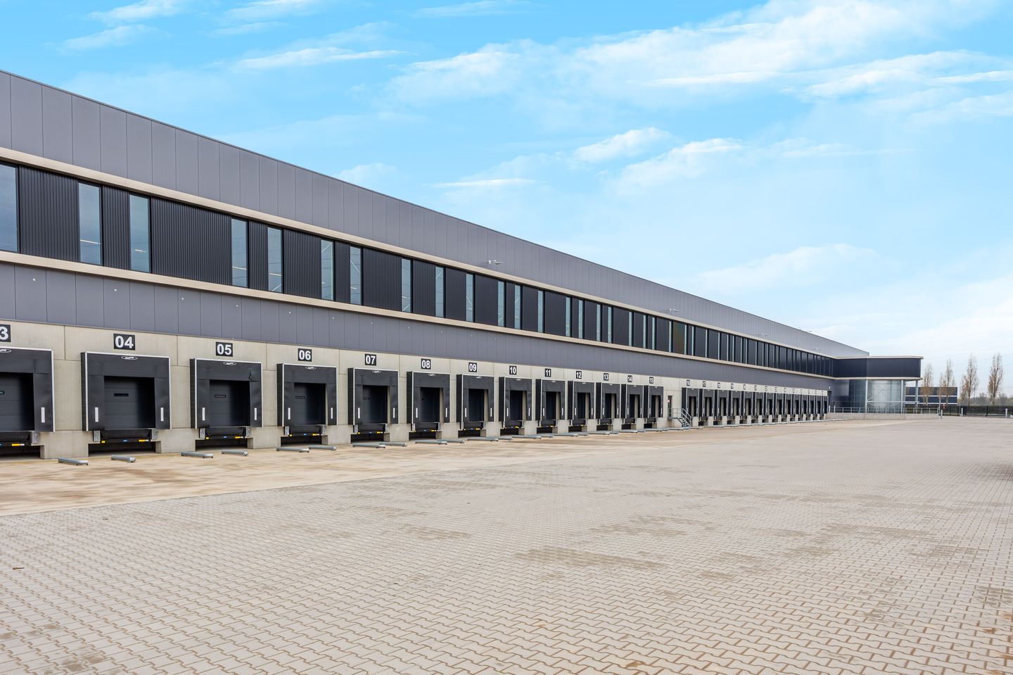 View photo 5 of Linie 9