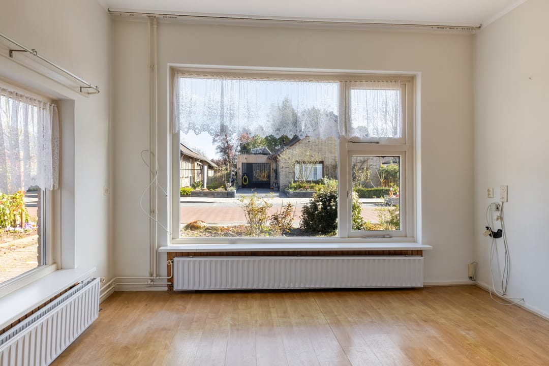 Photo 13 of Johannes Vermeerstraat 17