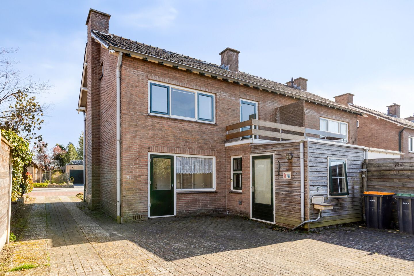 Photo 5 of Johannes Vermeerstraat 17